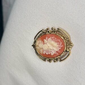 Floral brooch pin